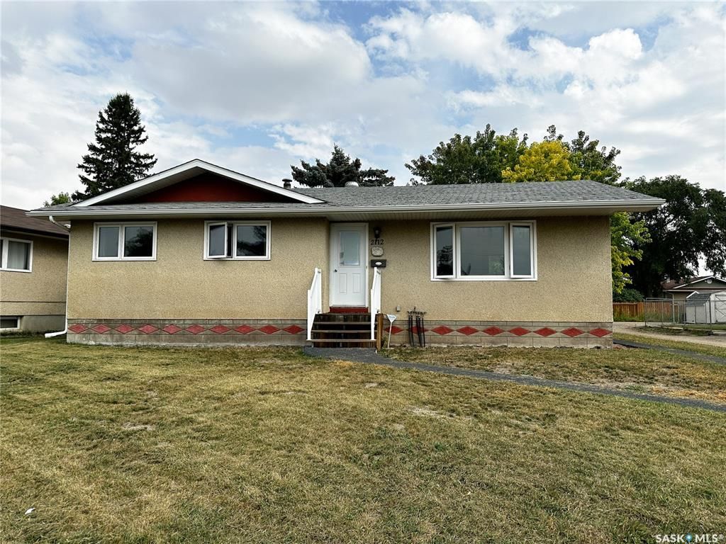 New real estate property listed in Centennial Park, North Battleford!