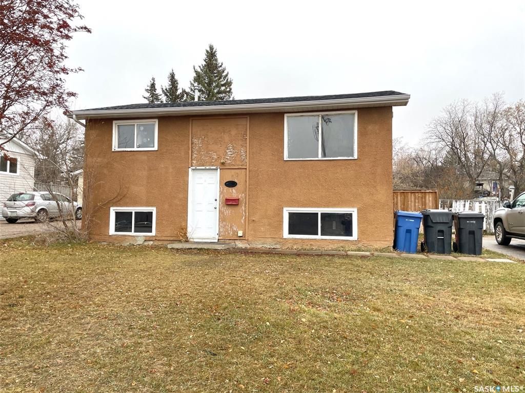 New real estate property listed in College Heights, North Battleford!